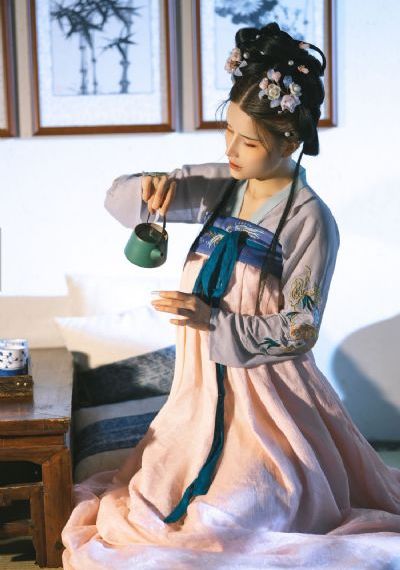 先锋久久兔女郎看看秀_超清日韩免费观看